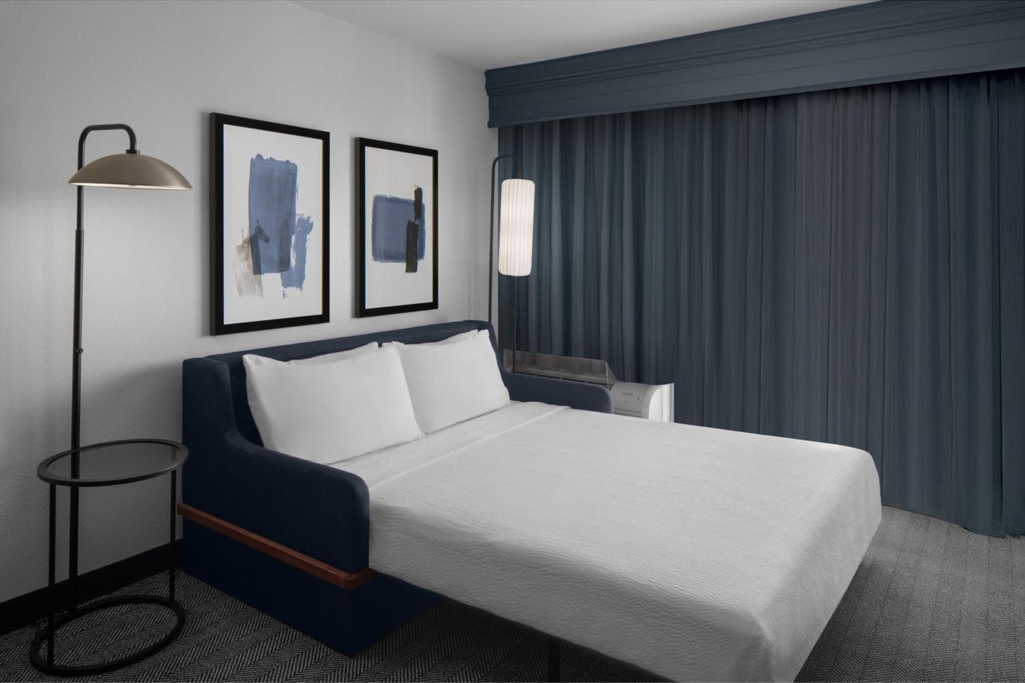 คอร์ตยาร์ด ฟีนิกซ์ เวสต์/อวอนเดล Hotel ภายนอก รูปภาพ
