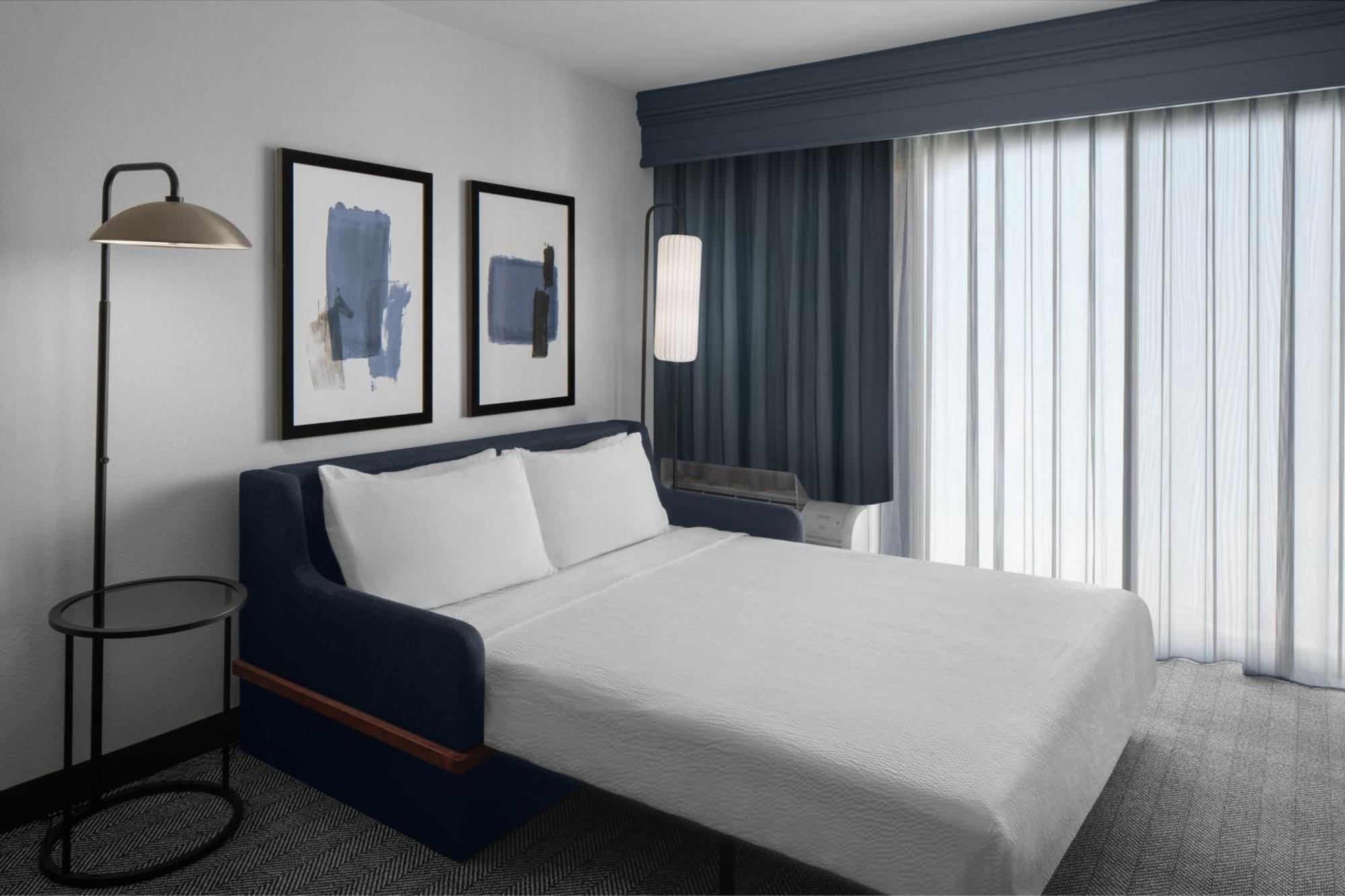 คอร์ตยาร์ด ฟีนิกซ์ เวสต์/อวอนเดล Hotel ภายนอก รูปภาพ
