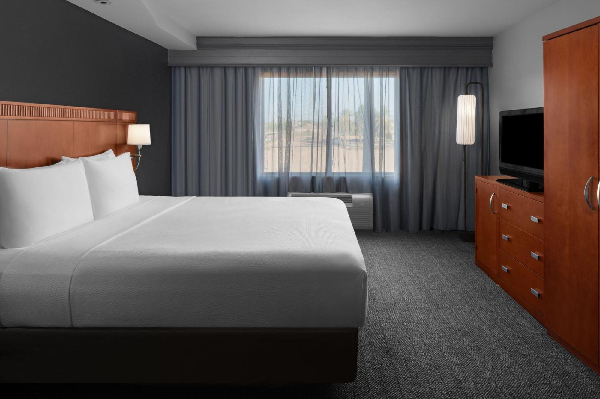 คอร์ตยาร์ด ฟีนิกซ์ เวสต์/อวอนเดล Hotel ภายนอก รูปภาพ